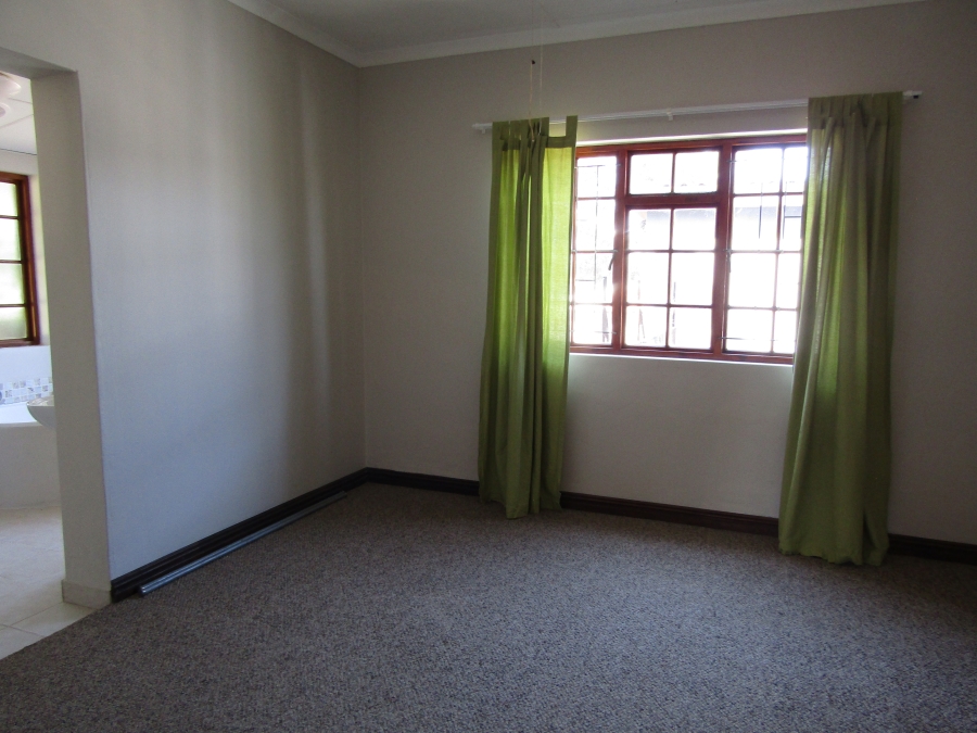 3 Bedroom Property for Sale in Humansdorp Eastern Cape